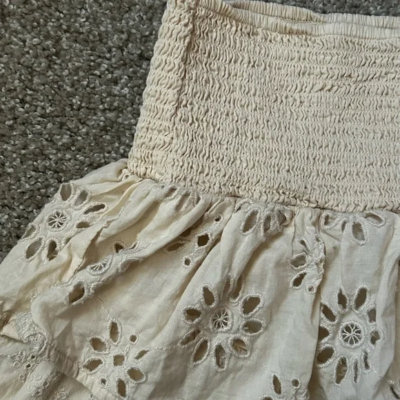 Elegant Beige Women's Skirt - Picture 2 of 4